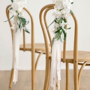 Aisle/Chair Decor